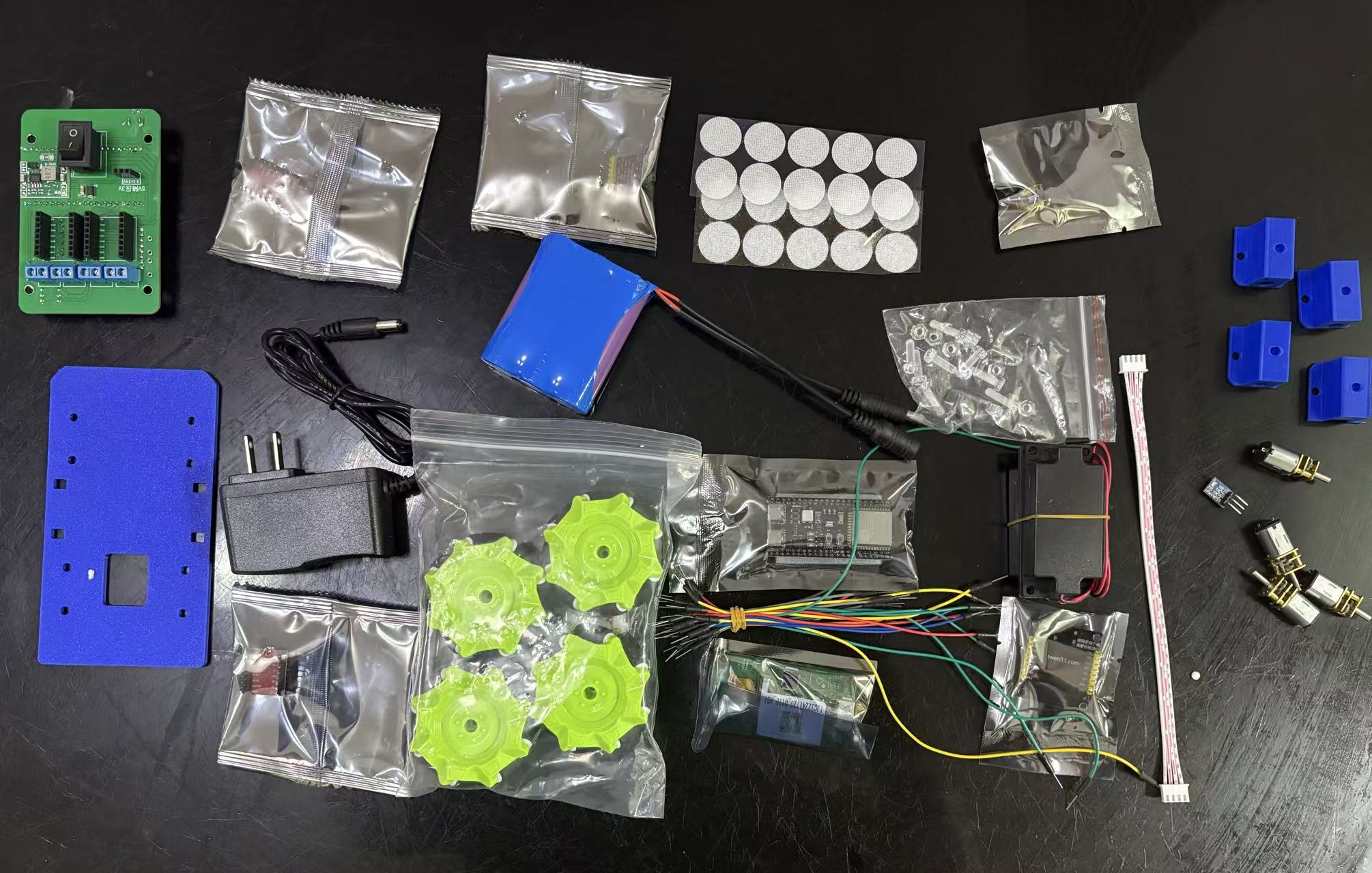 WhaleBot 套件包装